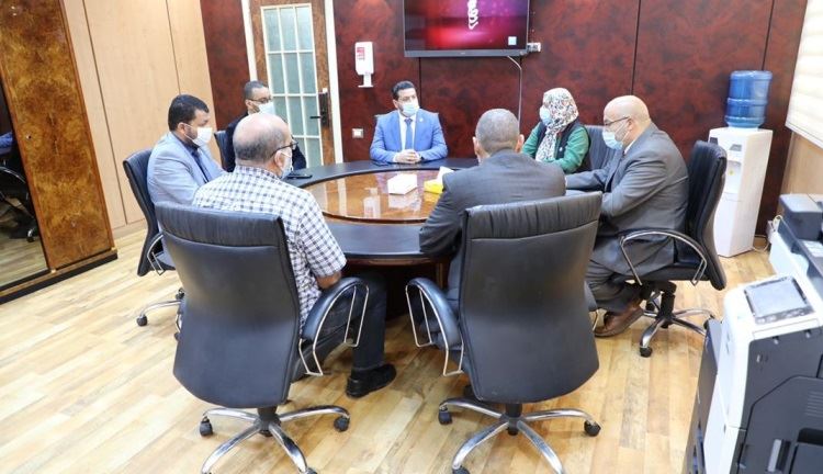 اجتماع مع الأمين العام للهلال الأحمر الليبي