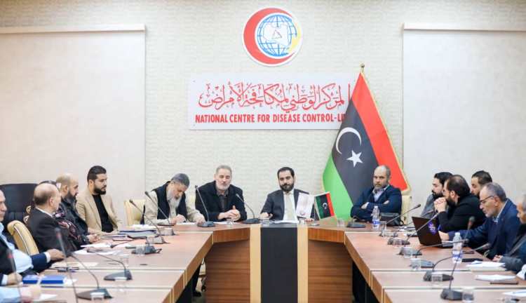 اجتماع  لمتابعة سير العمل بالمركز